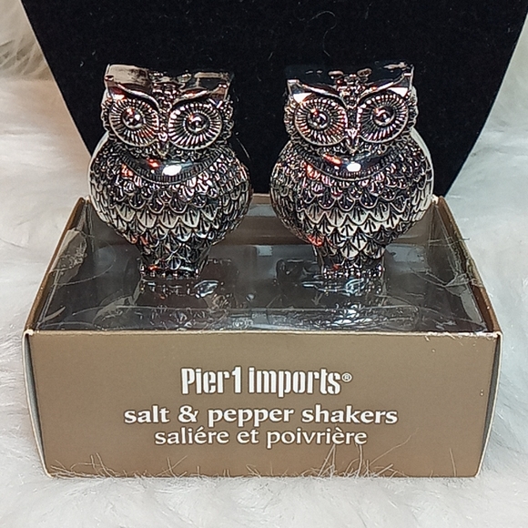 Pier 1 Accessories - Halloween Silver Shakers. ( New )